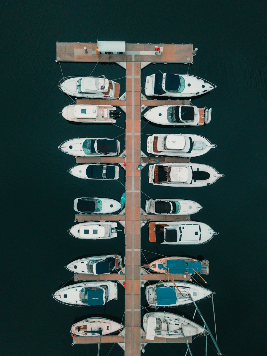 geparkeerde bootjes
